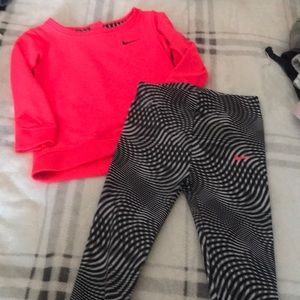Baby girl 2piece Nike set size 18 months